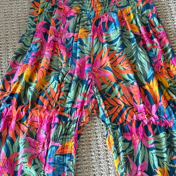 Shade & Shore Red and Pink Tropical Pantd - Picture 3 of 4